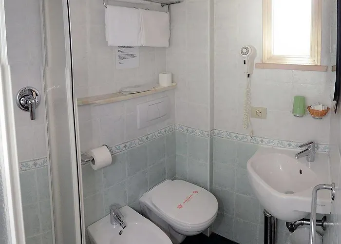 Hotel Apollo 3*