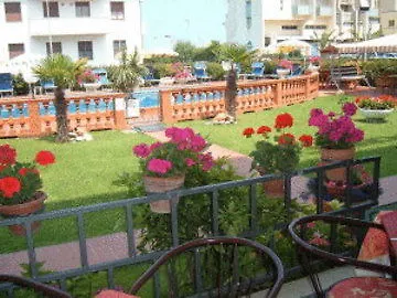 Hotel Apollo 3*
